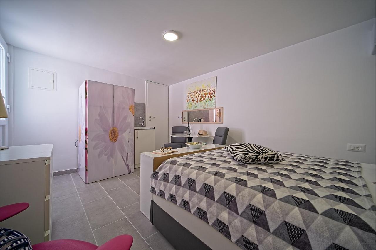 Apartments Lux Makarska Buitenkant foto