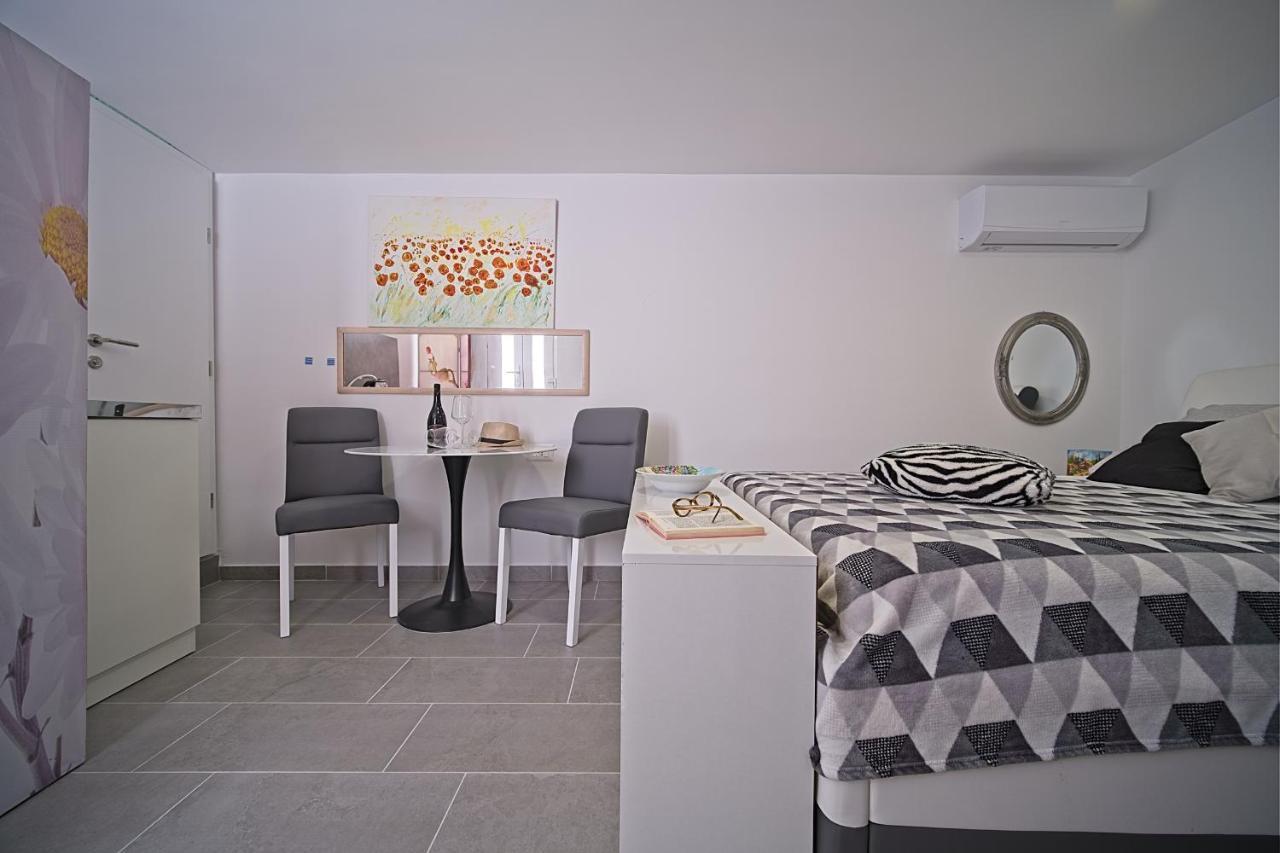 Apartments Lux Makarska Buitenkant foto