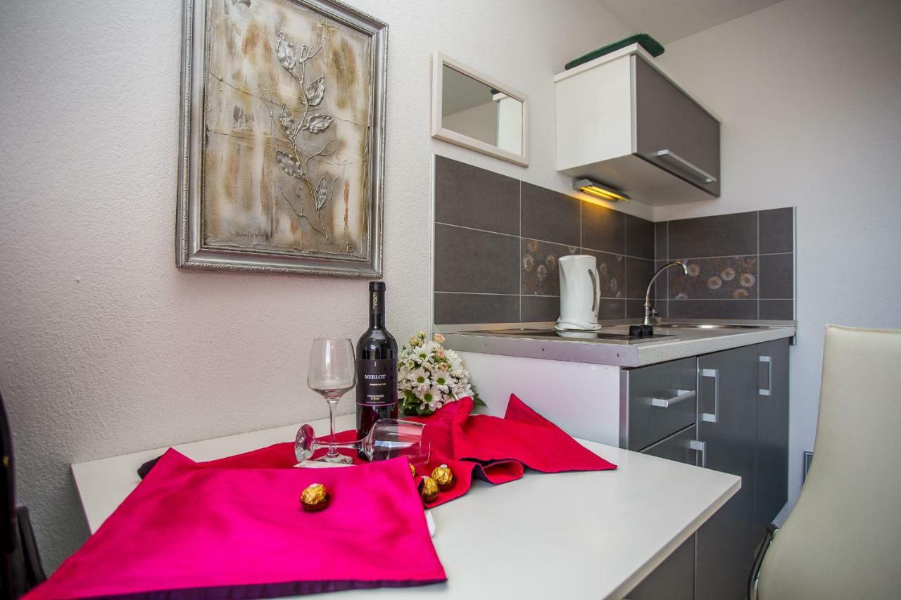 Apartments Lux Makarska Buitenkant foto
